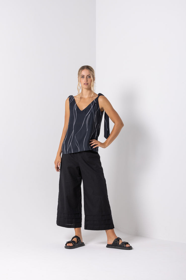 Dressed Belvedere Tank Vine Print
