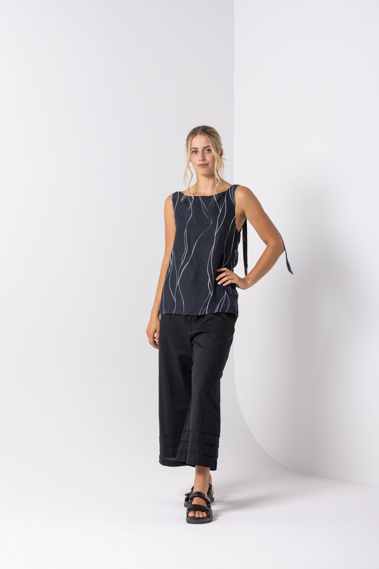 Dressed Belvedere Tank Vine Print