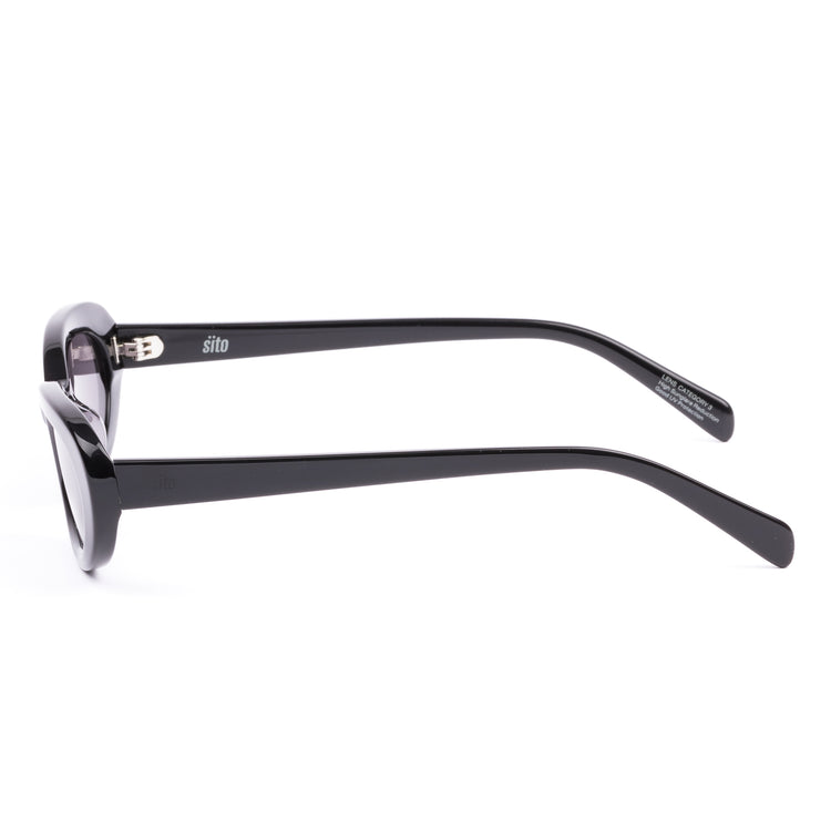 Lourdes: Black/Smokey Grey