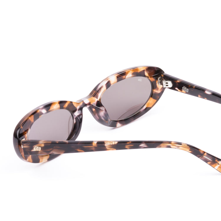 Lourdes: Pebble Tort Grey