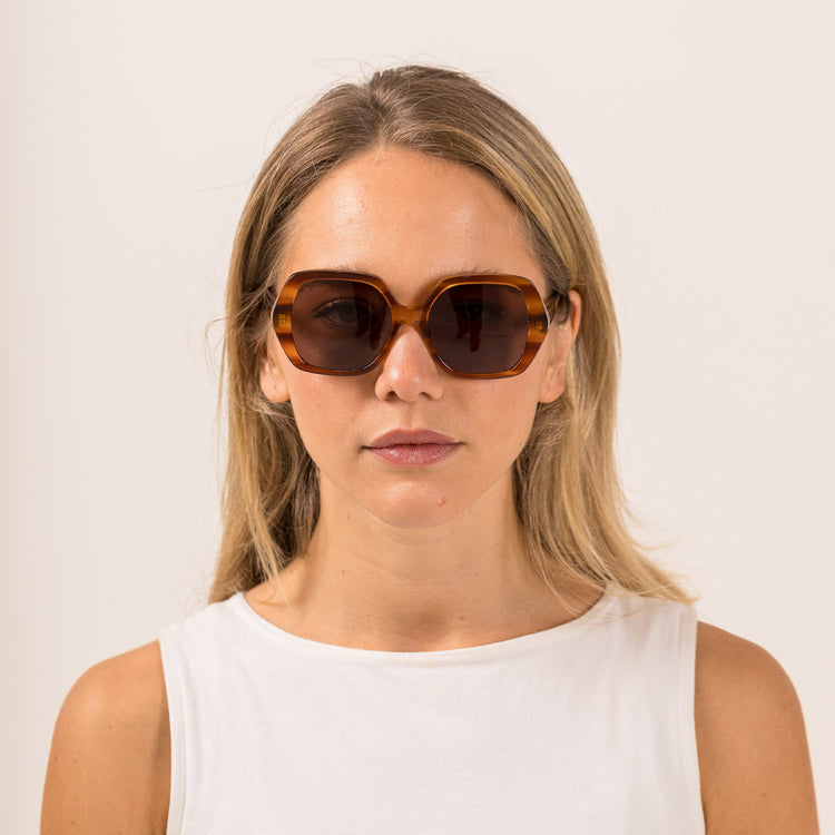 Lucca: Tangelo/Coffee